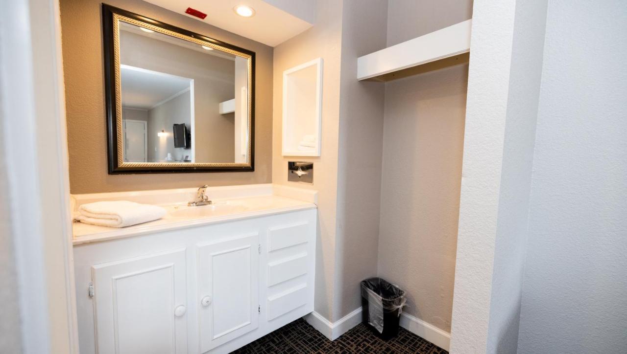 Magnuson Hotel Virginia Beach Bagian luar foto